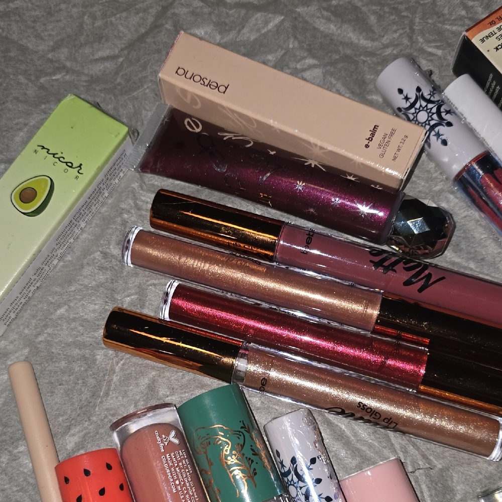 ♡♡♡ Assorted Lipstick and Lip Gloss Set Including Dior Disney Too Faced And MORE - Picture 3 of 11
